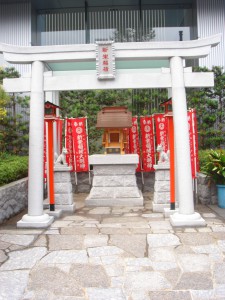 Platine Nishishinjuku - Shrine